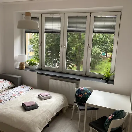 Lägenhet Kawalerki Basi Przy Dabrowskiego 22 *