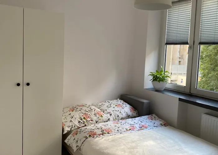 Kawalerki Basi Przy Dabrowskiego 22 Katowice